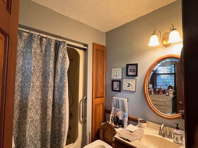 222 Victor Reiter Pkwy, Portland, TN 37148