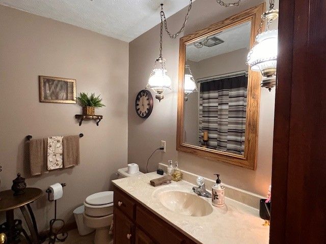 222 Victor Reiter Pkwy, Portland, TN 37148
