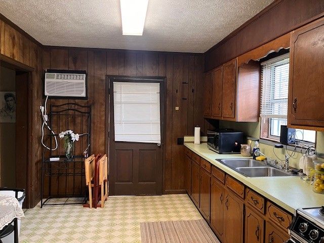 222 Victor Reiter Pkwy, Portland, TN 37148