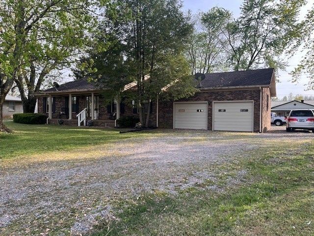 222 Victor Reiter Pkwy, Portland, TN 37148