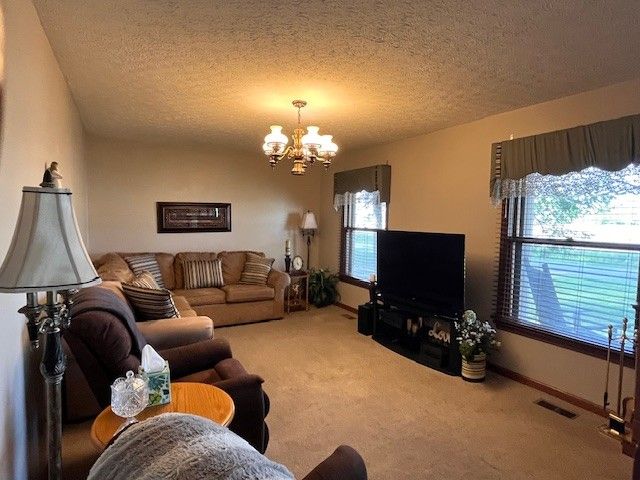 222 Victor Reiter Pkwy, Portland, TN 37148