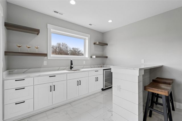 425 NW Woodmoor Drive, Waukee, IA 50263