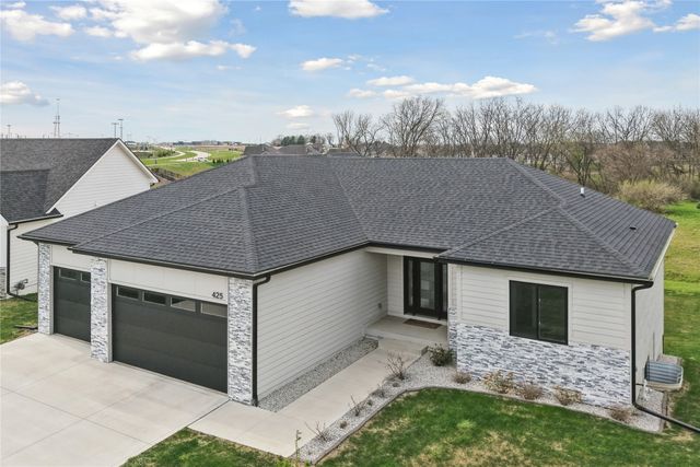 425 NW Woodmoor Drive, Waukee, IA 50263
