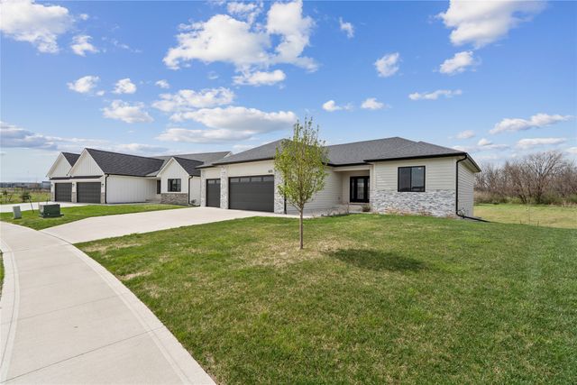 425 NW Woodmoor Drive, Waukee, IA 50263