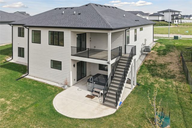 425 NW Woodmoor Drive, Waukee, IA 50263