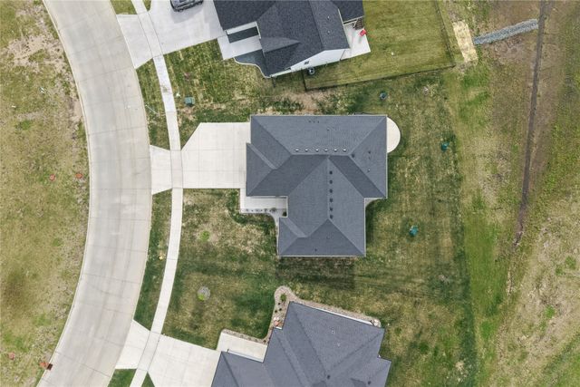 425 NW Woodmoor Drive, Waukee, IA 50263