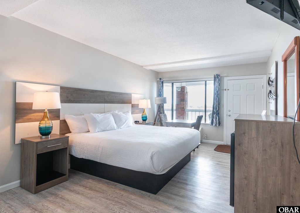 Image 8 of property listing at 205 Irvin Garrish Highway Unit 101, Ocracoke, NC 27960