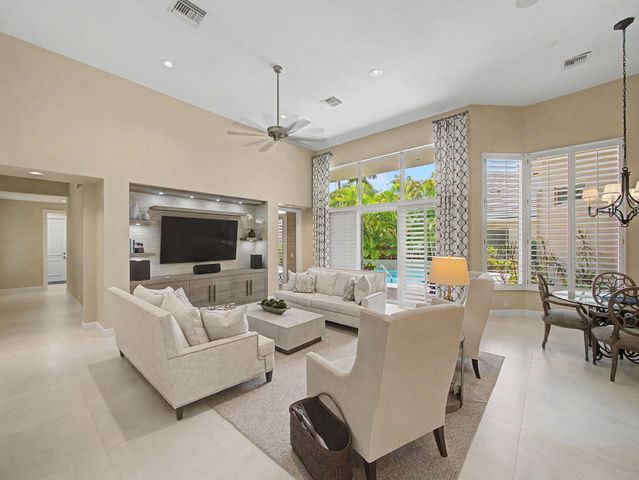 127 Vintageisle Lane, Palm Beach Gardens, FL 33418