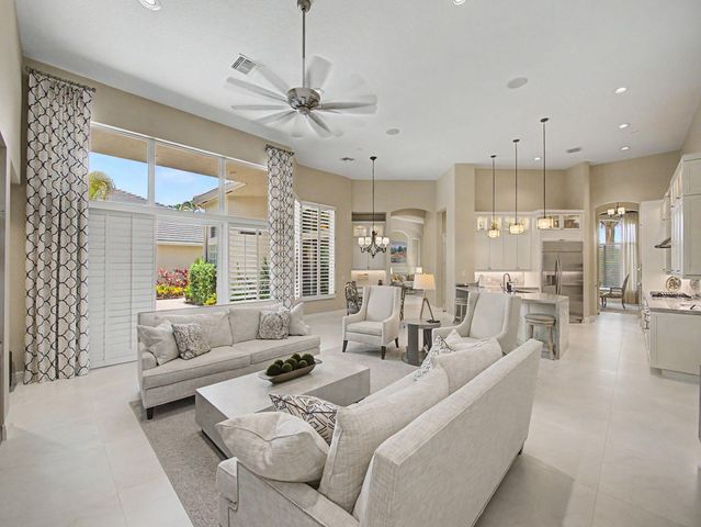 127 Vintageisle Lane, Palm Beach Gardens, FL 33418