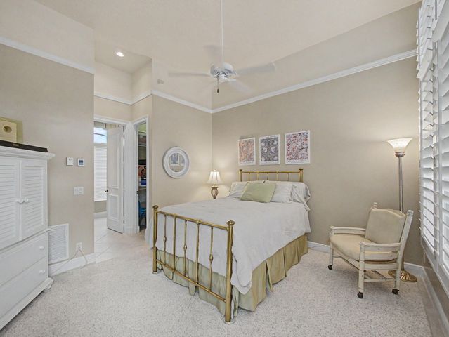 127 Vintageisle Lane, Palm Beach Gardens, FL 33418
