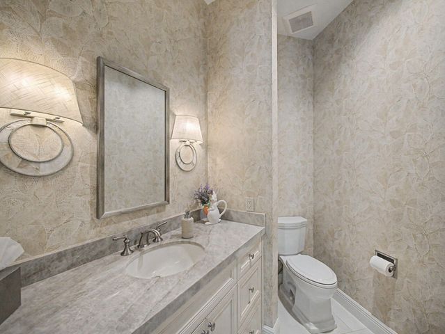127 Vintageisle Lane, Palm Beach Gardens, FL 33418