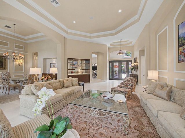 127 Vintageisle Lane, Palm Beach Gardens, FL 33418