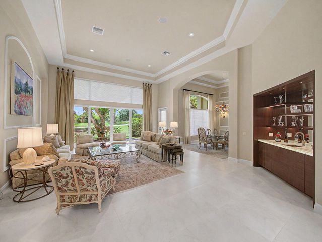 127 Vintageisle Lane, Palm Beach Gardens, FL 33418