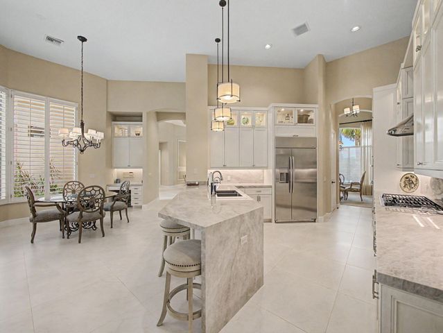 127 Vintageisle Lane, Palm Beach Gardens, FL 33418
