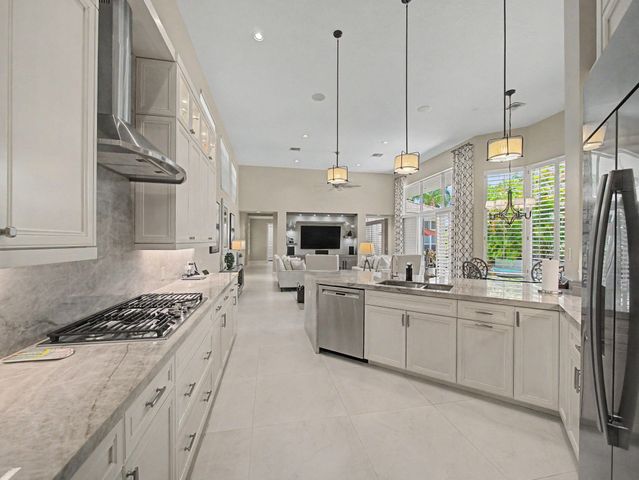127 Vintageisle Lane, Palm Beach Gardens, FL 33418
