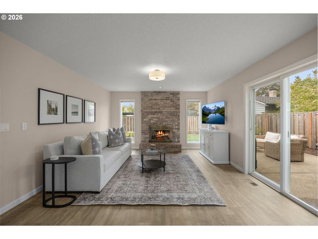 651 Ne KATHLEEN Ct, Hillsboro, OR 97124