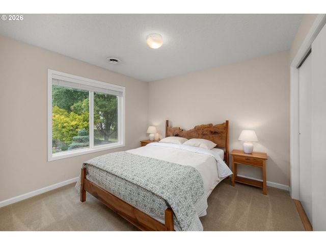 651 Ne KATHLEEN Ct, Hillsboro, OR 97124