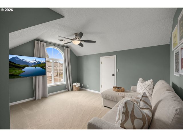 651 Ne KATHLEEN Ct, Hillsboro, OR 97124