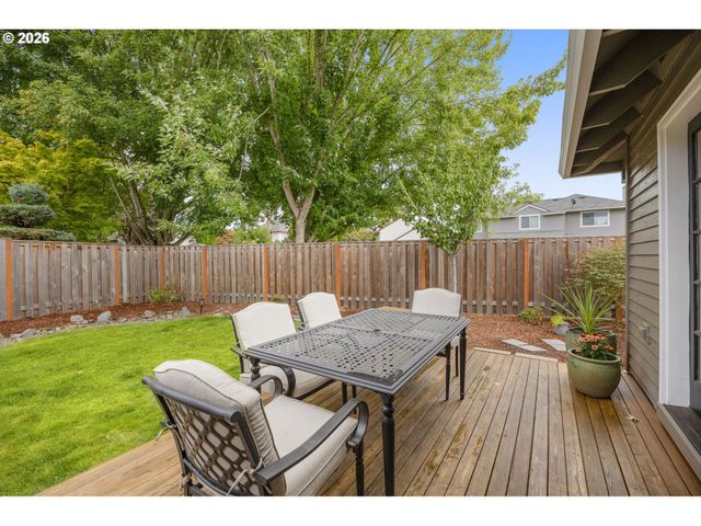 651 Ne KATHLEEN Ct, Hillsboro, OR 97124