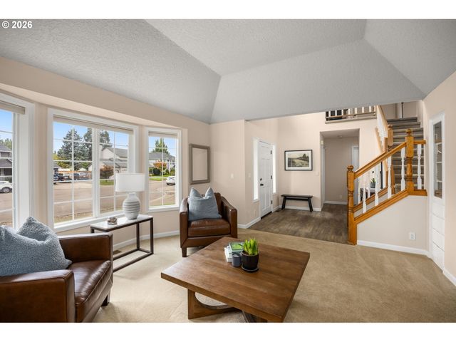 651 Ne KATHLEEN Ct, Hillsboro, OR 97124