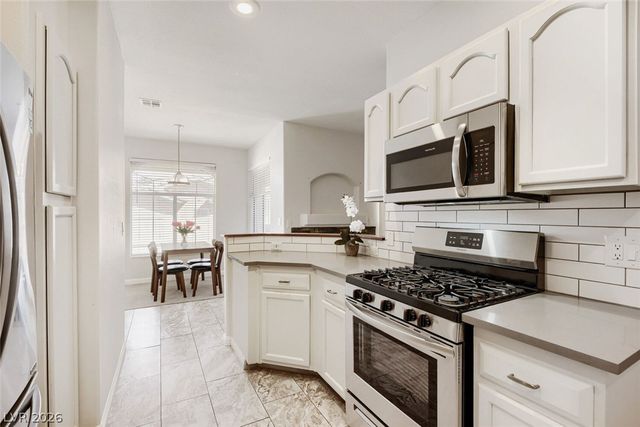 1700 Sky Of Red Drive 202, Las Vegas, NV 89128