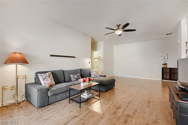 1700 Sky Of Red Drive 202, Las Vegas, NV 89128