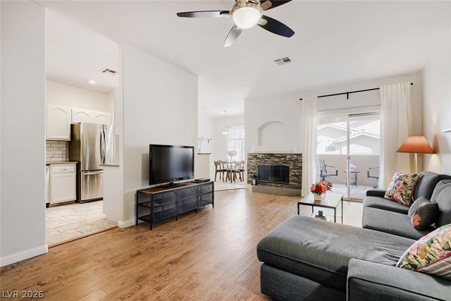 1700 Sky Of Red Drive 202, Las Vegas, NV 89128