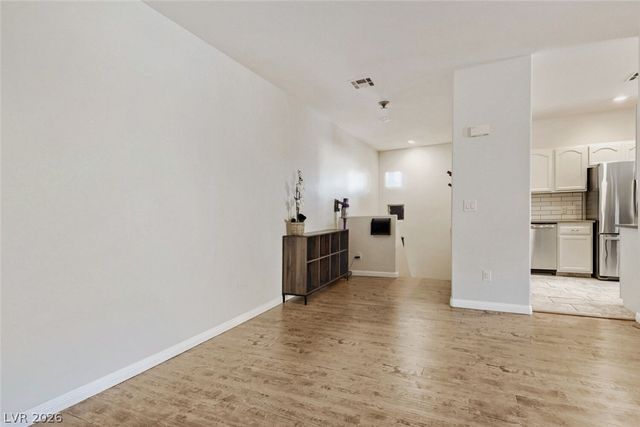 1700 Sky Of Red Drive 202, Las Vegas, NV 89128