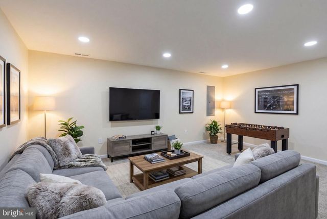 7388 HICKORY LOG CIR, Columbia, MD 21045