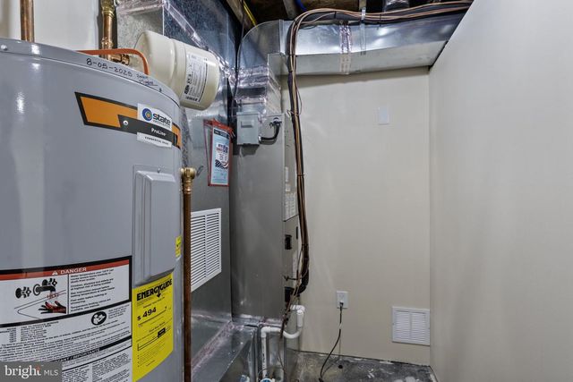 7388 HICKORY LOG CIR, Columbia, MD 21045