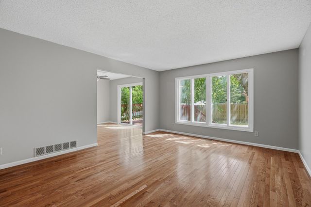 9401 Briar Road, Bloomington, MN 55437