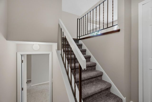 9401 Briar Road, Bloomington, MN 55437