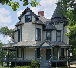 316/324 Stuart Avenue, Kalamazoo, MI 49007