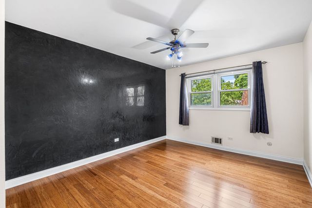 2747 Wilshire Lane, Northbrook, IL 60062