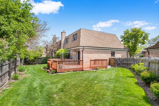2747 Wilshire Lane, Northbrook, IL 60062