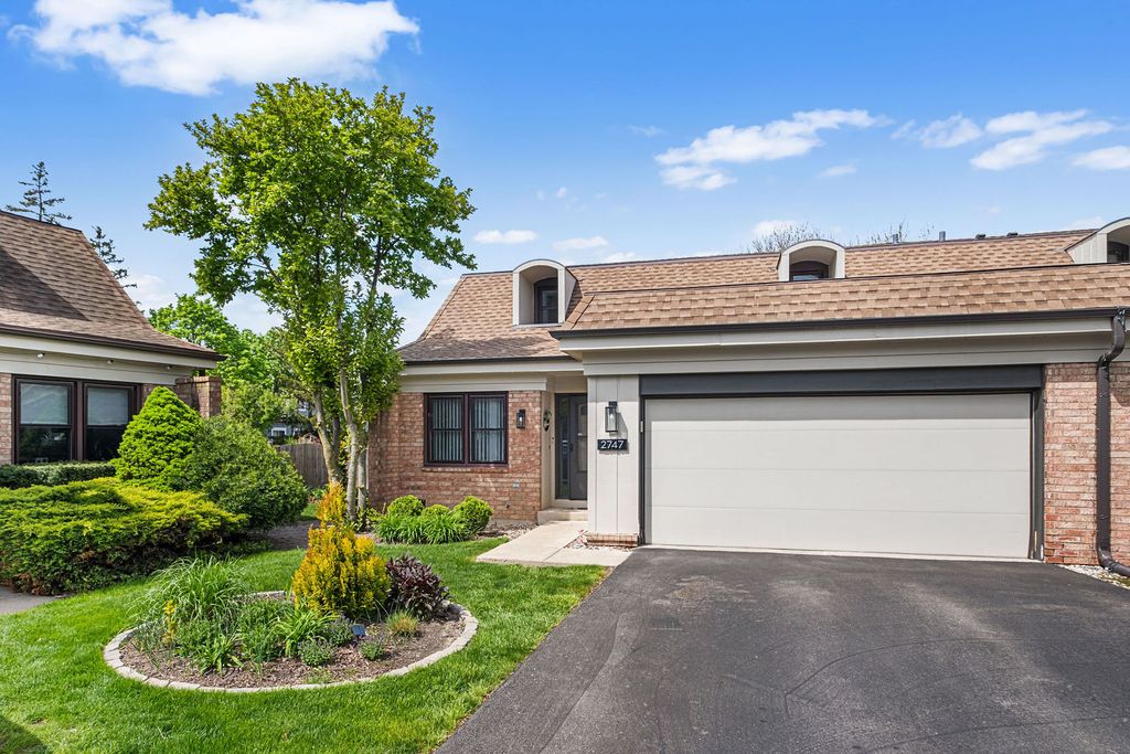 2747 Wilshire Lane, Northbrook, IL 60062