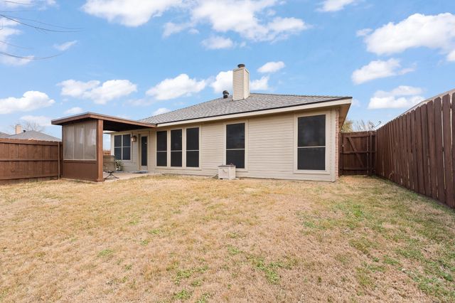 301 Rock Meadow Drive, Crowley, TX 76036