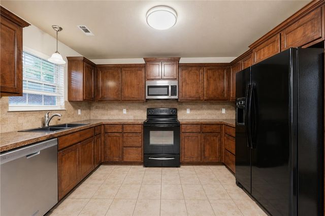 3644 W Clearwood Drive, Fayetteville, AR 72704