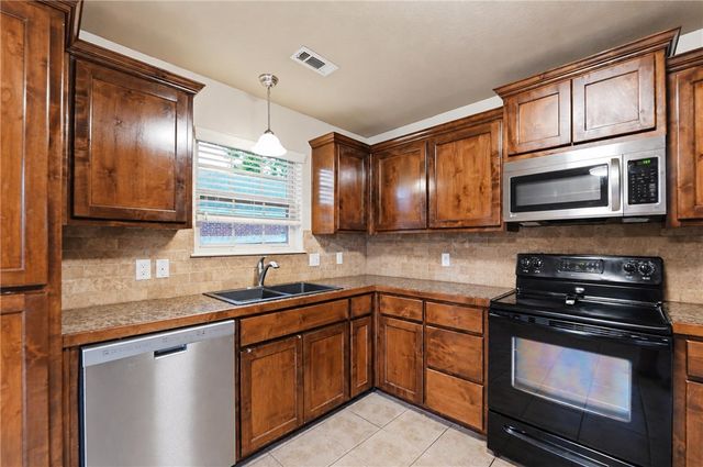 3644 W Clearwood Drive, Fayetteville, AR 72704