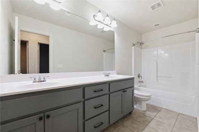3644 W Clearwood Drive, Fayetteville, AR 72704