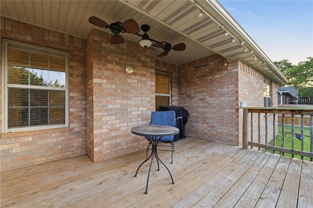 3644 W Clearwood Drive, Fayetteville, AR 72704