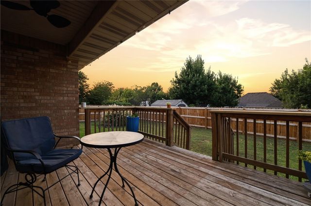 3644 W Clearwood Drive, Fayetteville, AR 72704