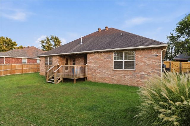 3644 W Clearwood Drive, Fayetteville, AR 72704