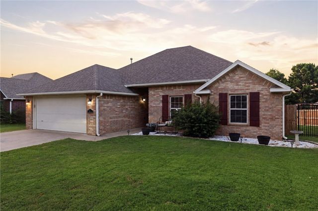 3644 W Clearwood Drive, Fayetteville, AR 72704