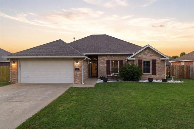 3644 W Clearwood Drive, Fayetteville, AR 72704