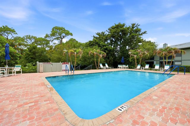 8227 SE Croft Circle K-7, Hobe Sound, FL 33455
