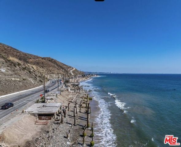 19124 Pacific Coast Highway, Malibu, CA 90265