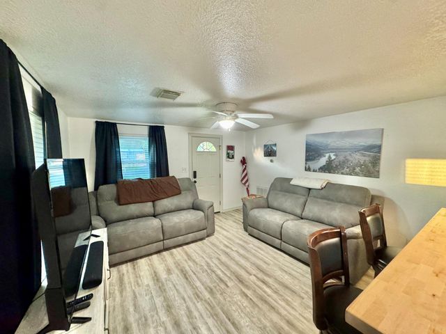 11837 13th Street, Santa Fe, TX 77510