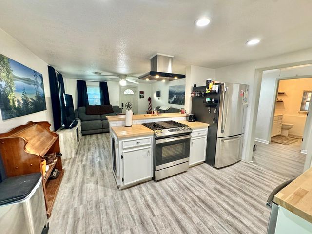 11837 13th Street, Santa Fe, TX 77510