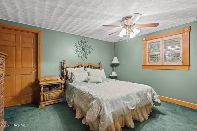 680 Broad Creek Loop Road, Newport, NC 28570